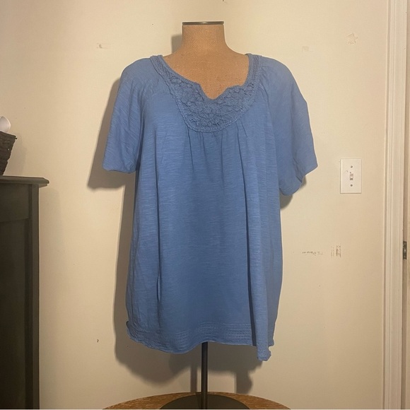Source Unknown Tops - Blue Women's Top short sleeve embroidered v-neck line size 2x